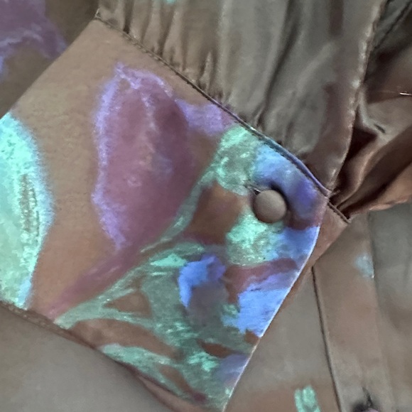 White House Black Market Green and Blue Floral Blouse - Picture 4 of 6